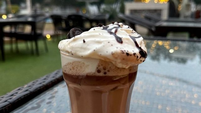 cookies-cream-hot-chocolate